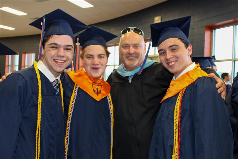 Seniors graduate from Summit High